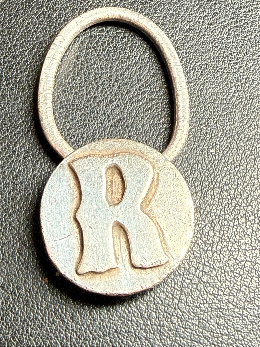1957-1967 TAXCO Mexico Sterling Initial R Key Ring Bennett Style 17 grams 2”